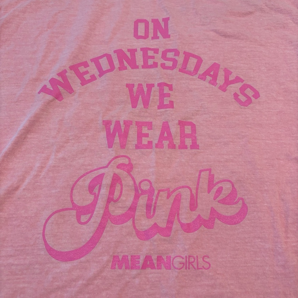 Mean Girls Pink Graphic T-Shirt On Wednesday We Wear Pink Size S/M 100% Cotton - Picture 4 of 5